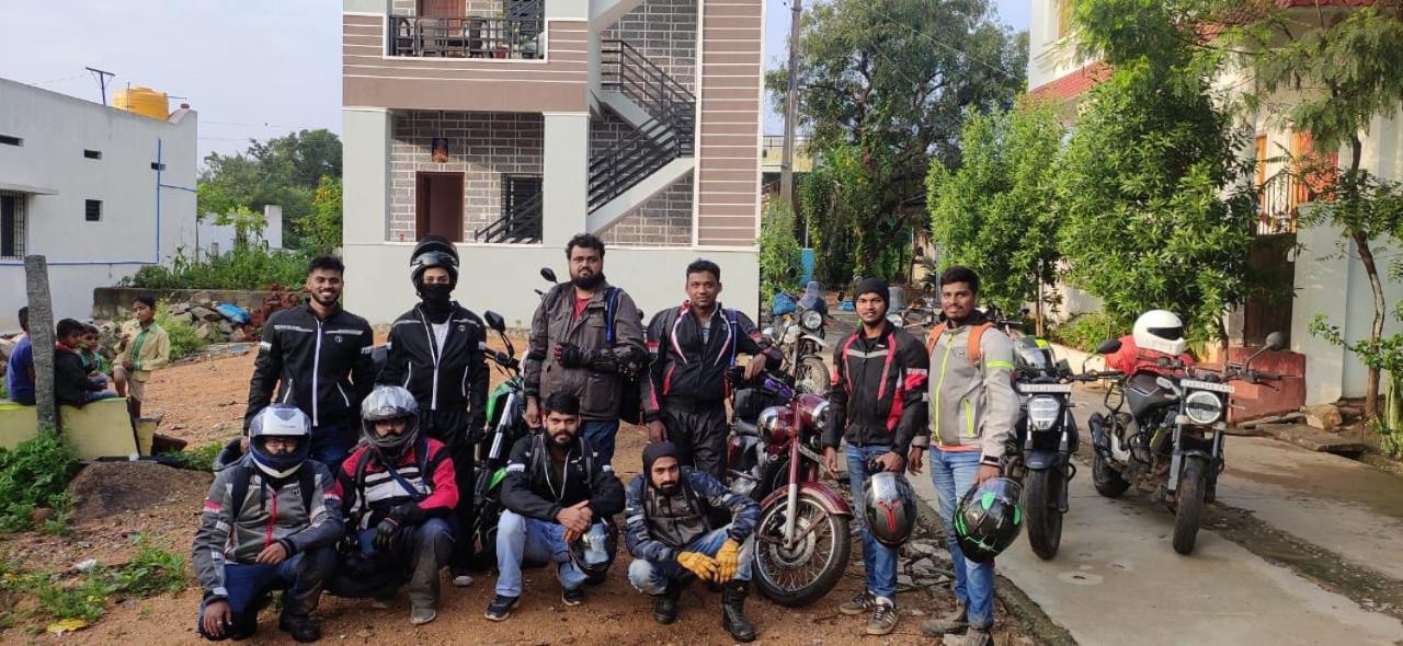 Veeru Homestay Hospet Exterior foto